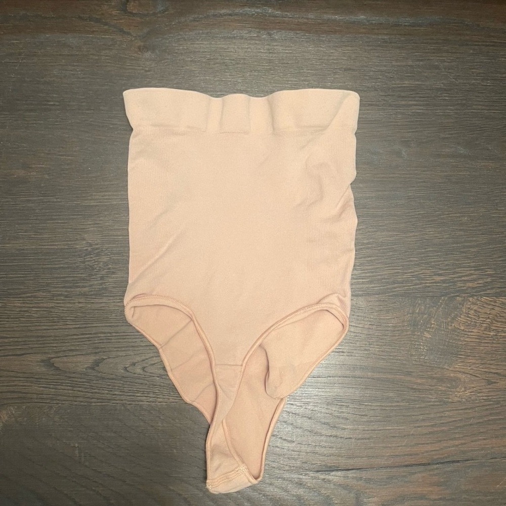 NWOT Skims Core Control High Waisted Thong XXS/XS - Picture 3 of 5